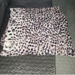 Large 100%authentic Alexander Mcqueen scarf